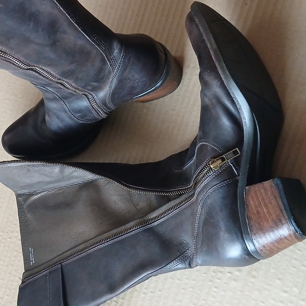 Cole Haan Tall Brown Oiled Distressed Leather Boots Womens 8.5B - Picture 6 of 10